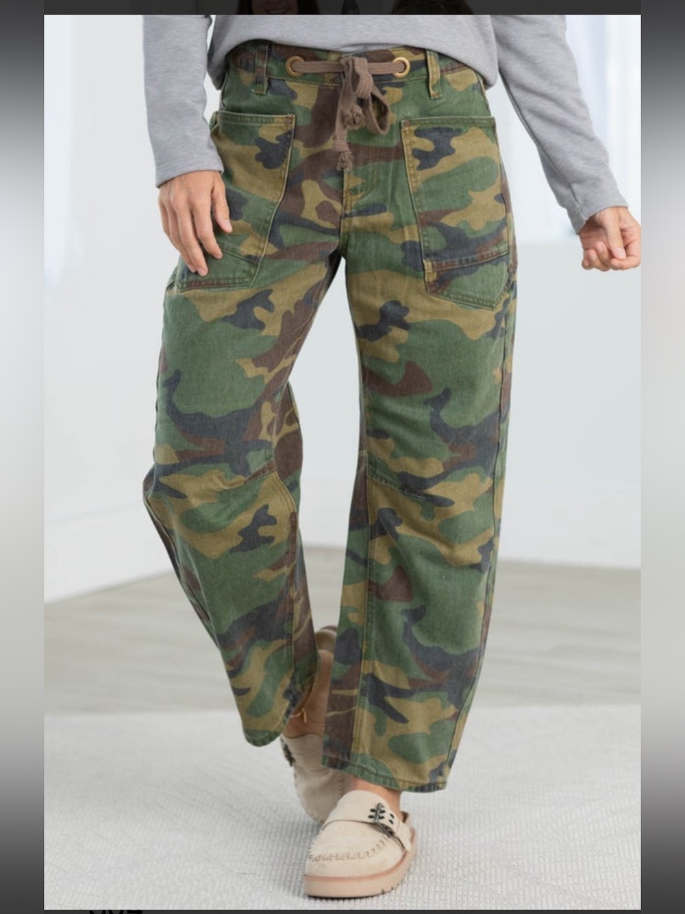 Risen Camouflage Wide-Leg Women’s barrel Jeans - Green Camo